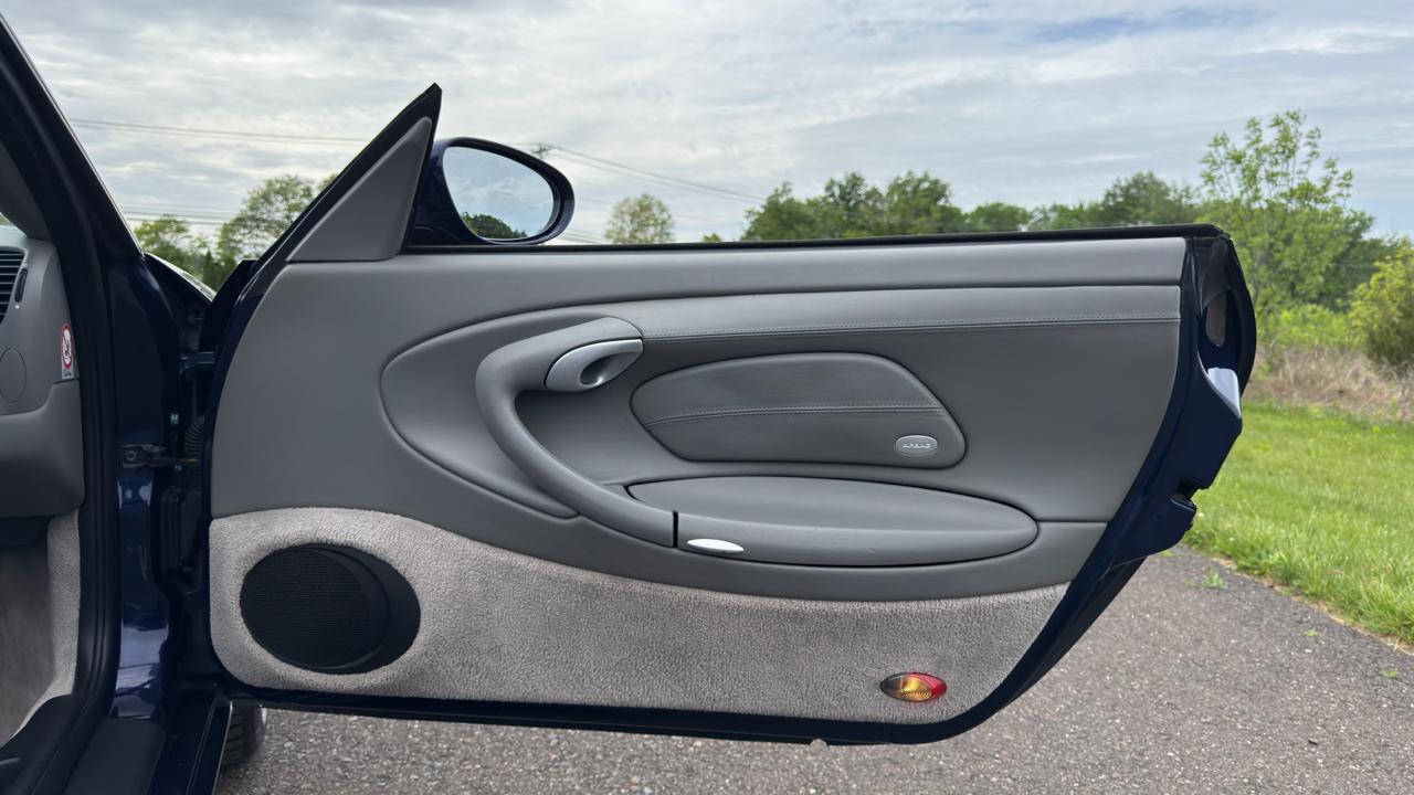 Porsche 911 Carrera Cabriolet 2003