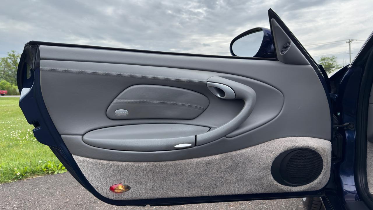 Porsche 911 Carrera Cabriolet 2003