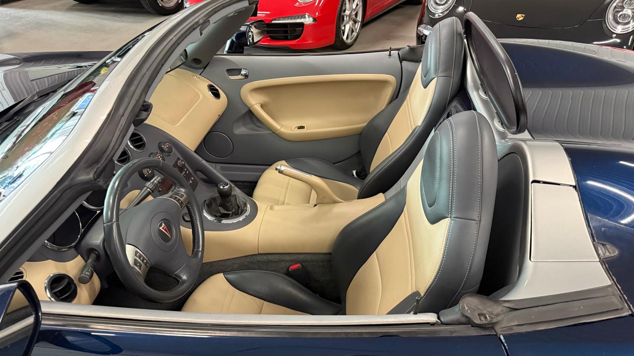Pontiac Solstice 2dr Convertible 2006