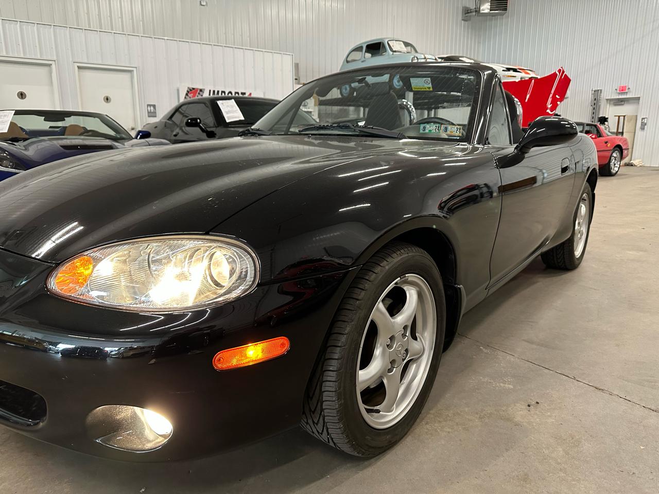 Mazda MX-5 Miata 2dr Conv Cloth 5-Spd Manual 2002