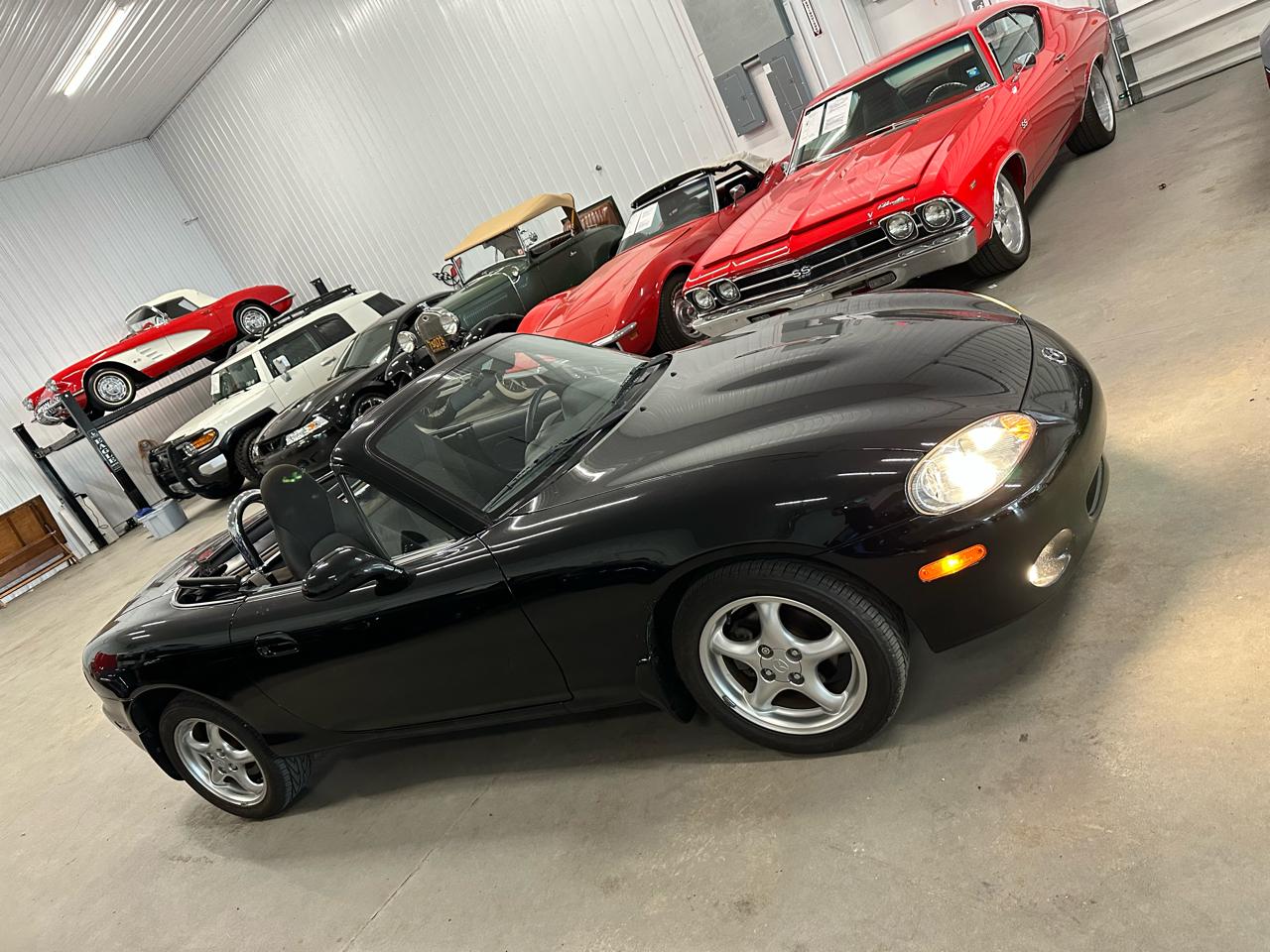 Mazda MX-5 Miata 2dr Conv Cloth 5-Spd Manual 2002