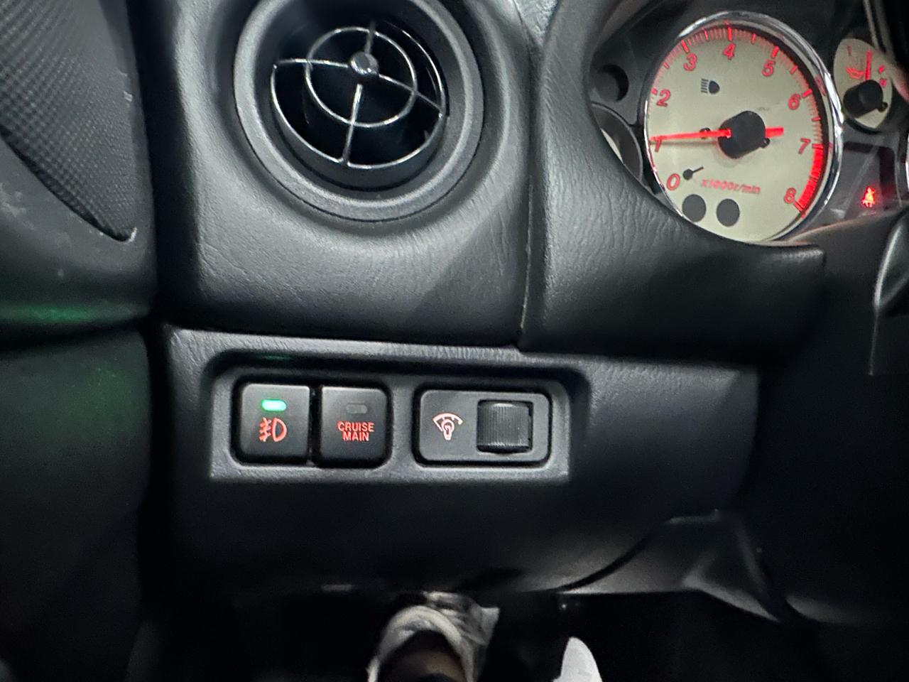 Mazda MX-5 Miata 2dr Conv Cloth 5-Spd Manual 2002