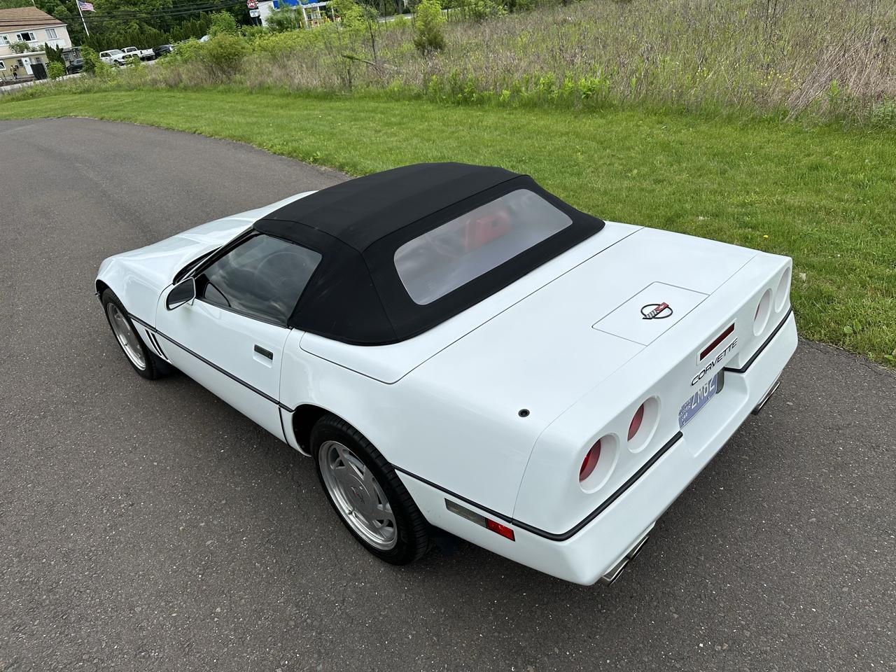 Chevrolet Corvette 2dr Convertible 1989