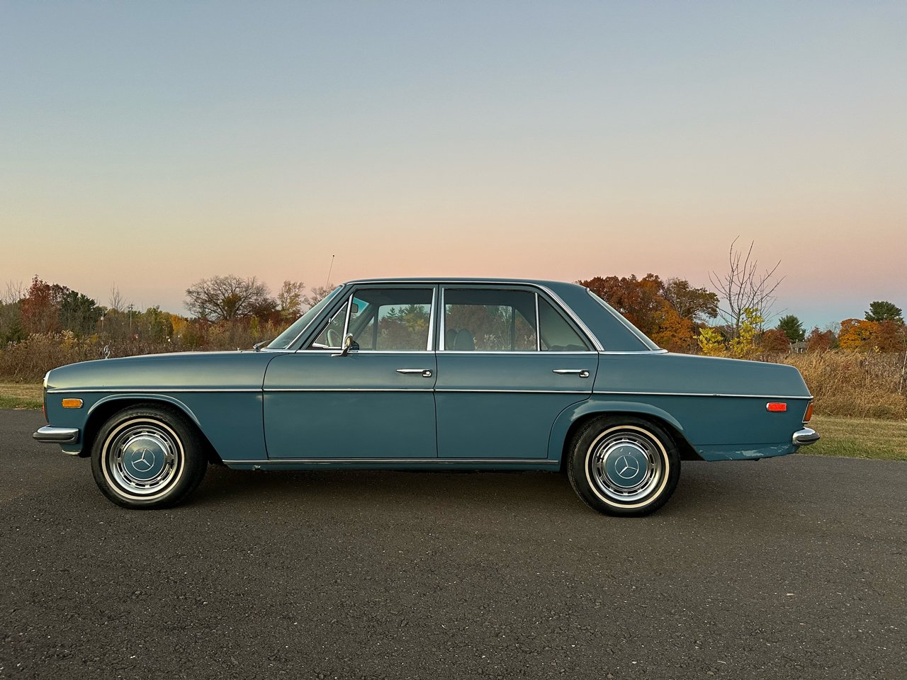 Mercedes-Benz 230-Class  1969