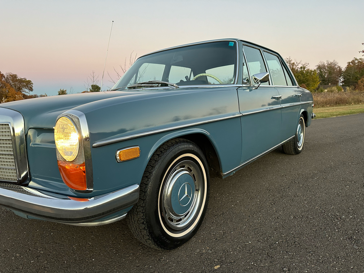 Mercedes-Benz 230-Class  1969
