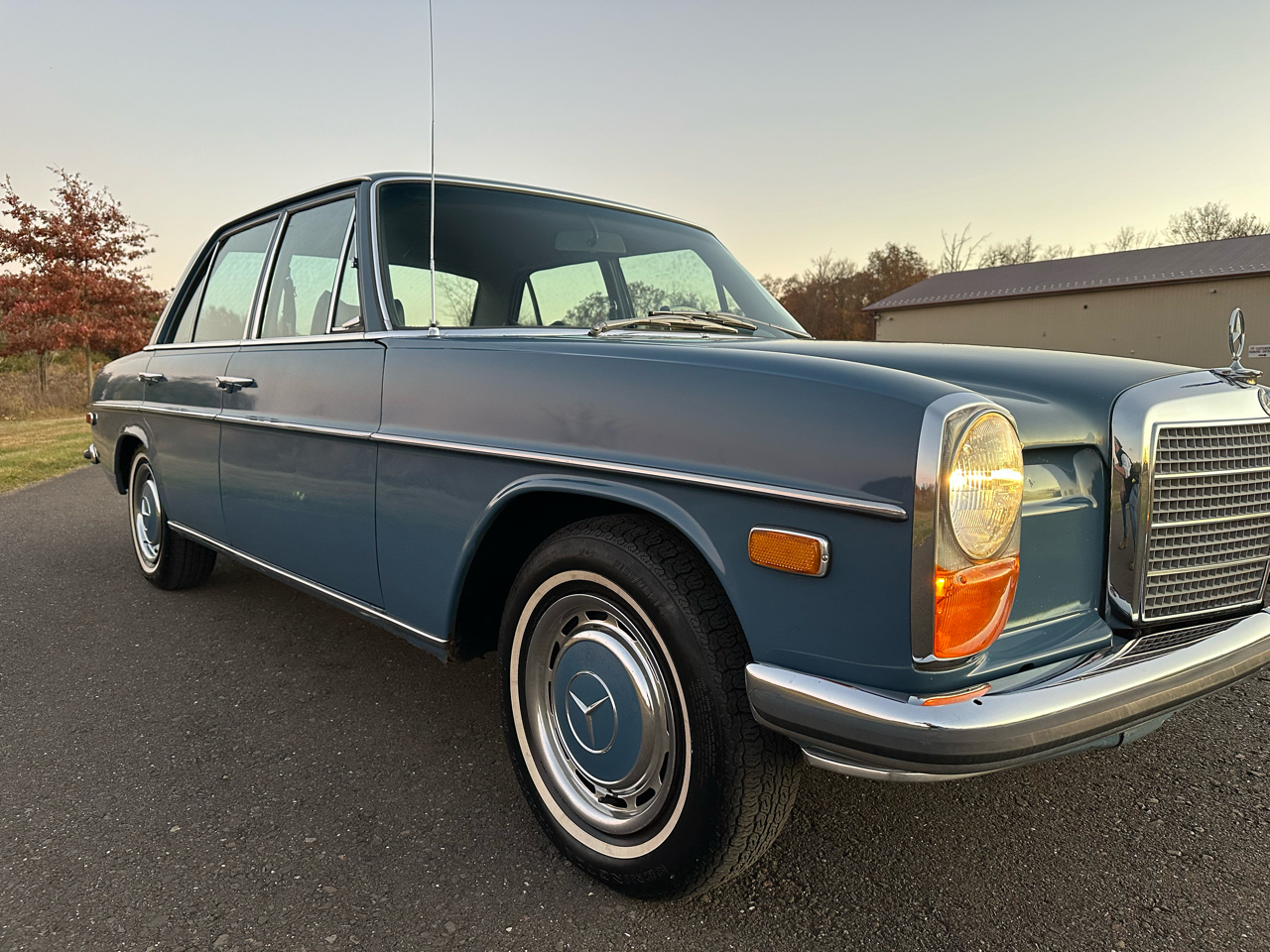 Mercedes-Benz 230-Class  1969