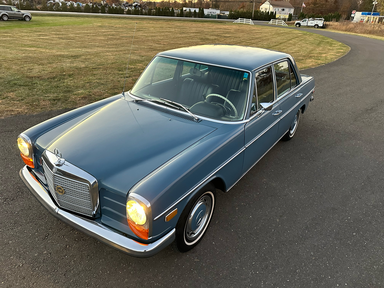 Mercedes-Benz 230-Class  1969