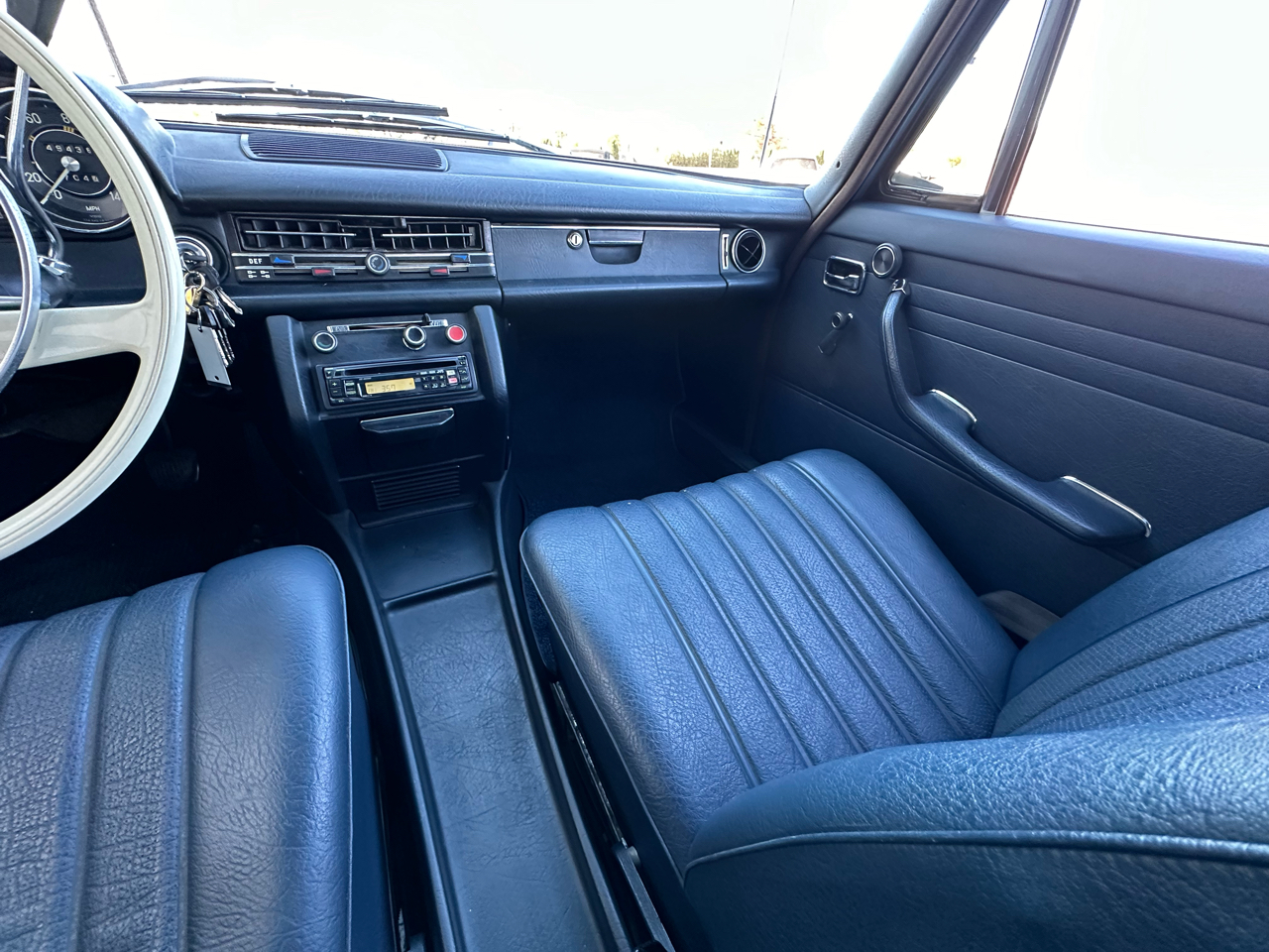 Mercedes-Benz 230-Class  1969