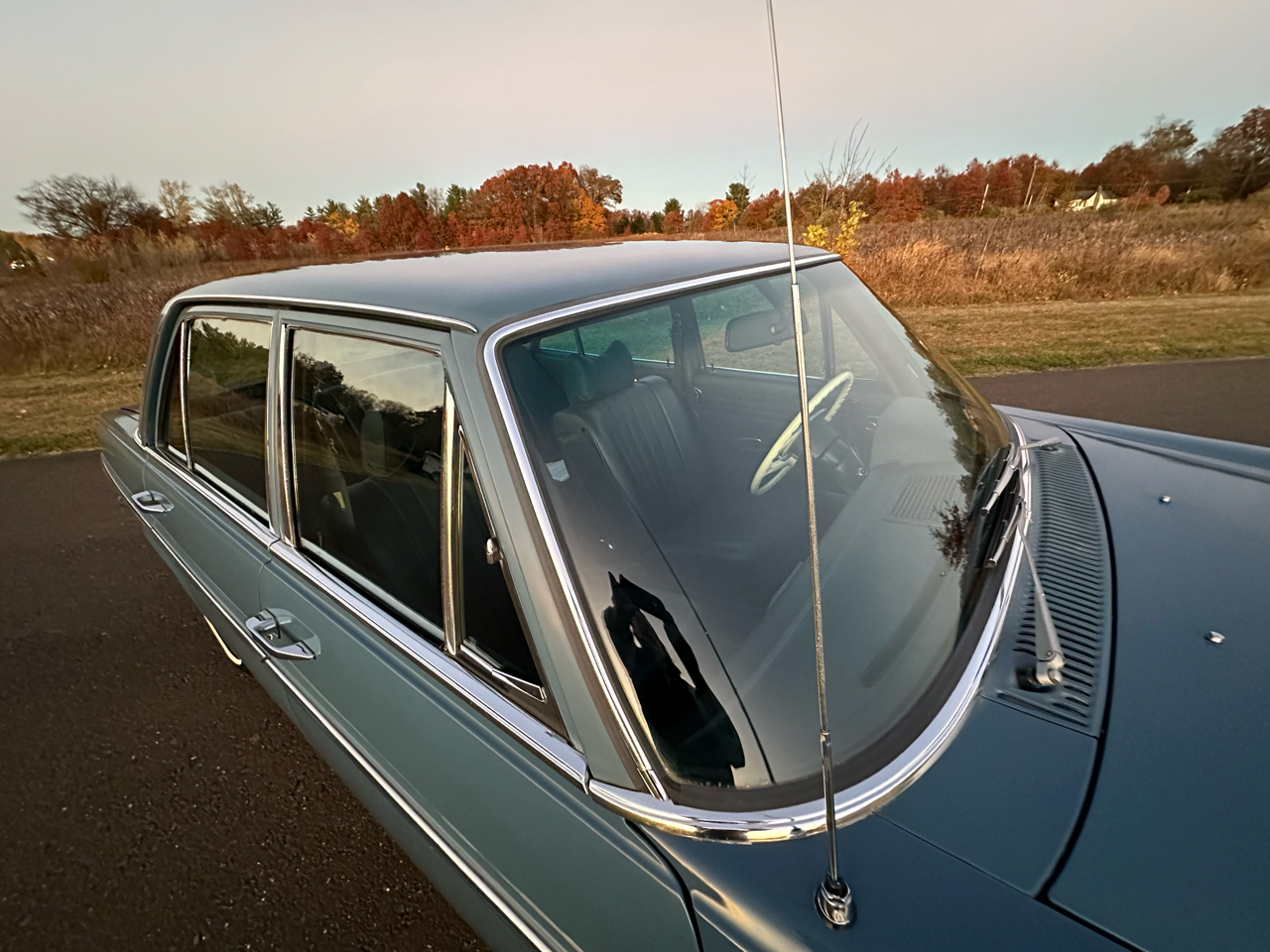 Mercedes-Benz 230-Class  1969