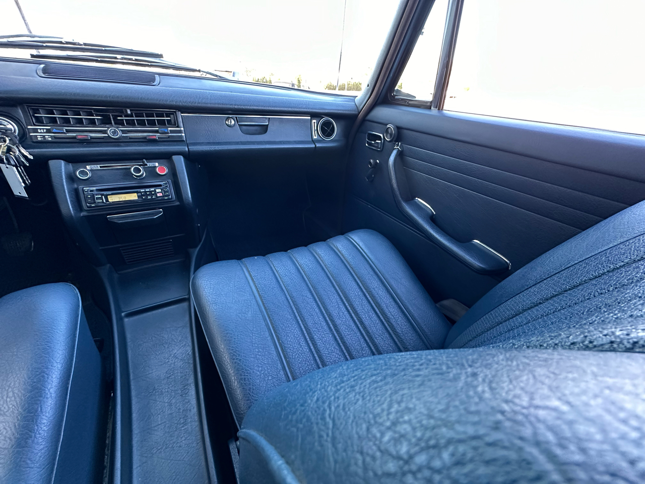 Mercedes-Benz 230-Class  1969