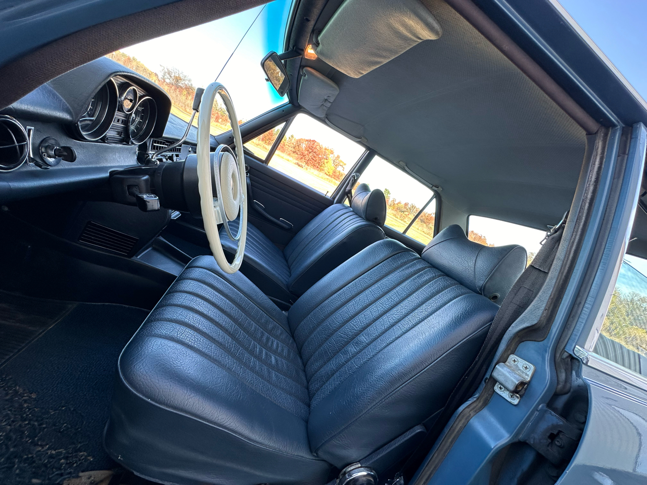 Mercedes-Benz 230-Class  1969