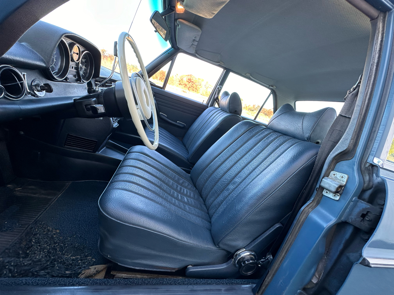 Mercedes-Benz 230-Class  1969