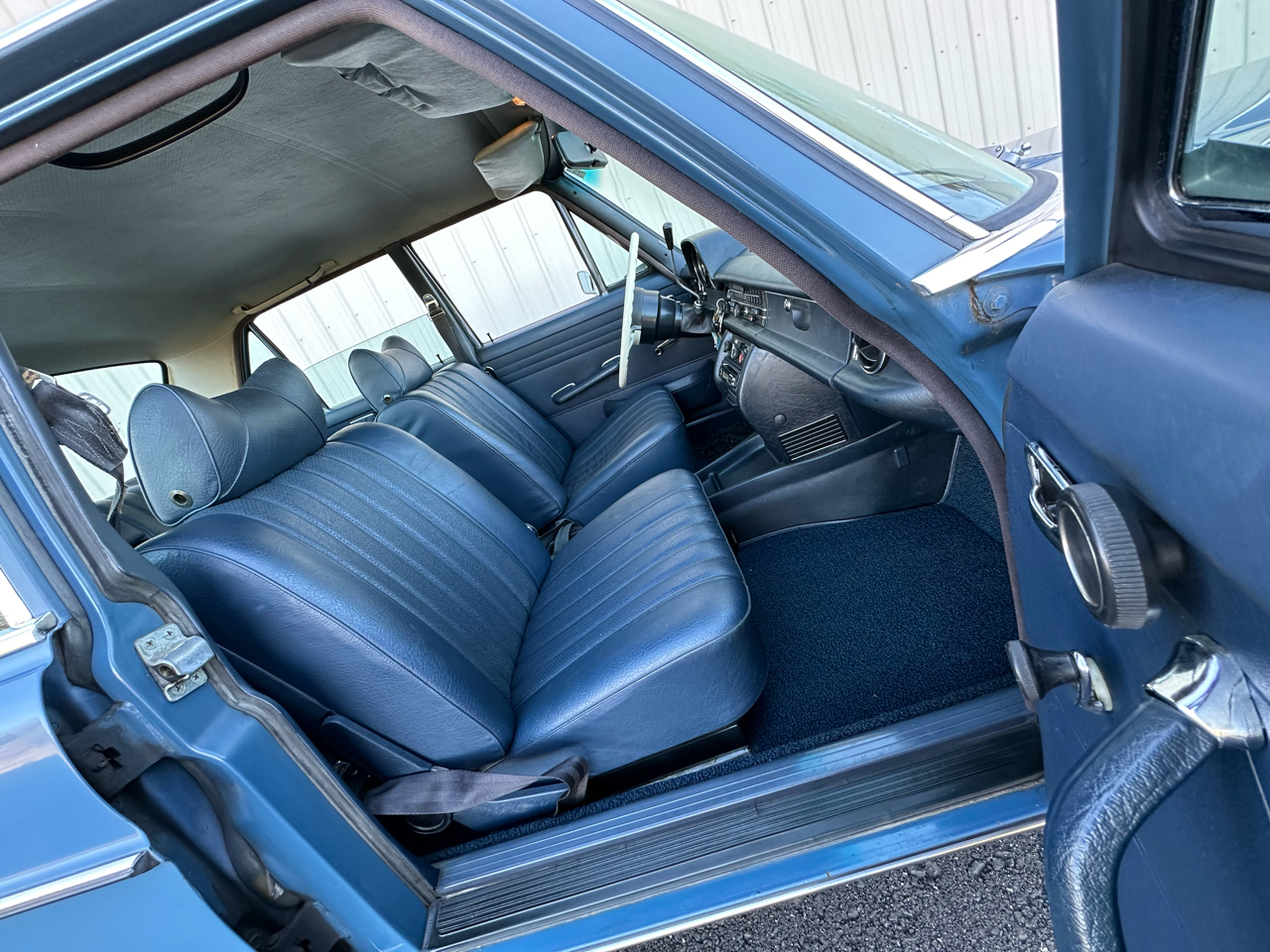 Mercedes-Benz 230-Class  1969