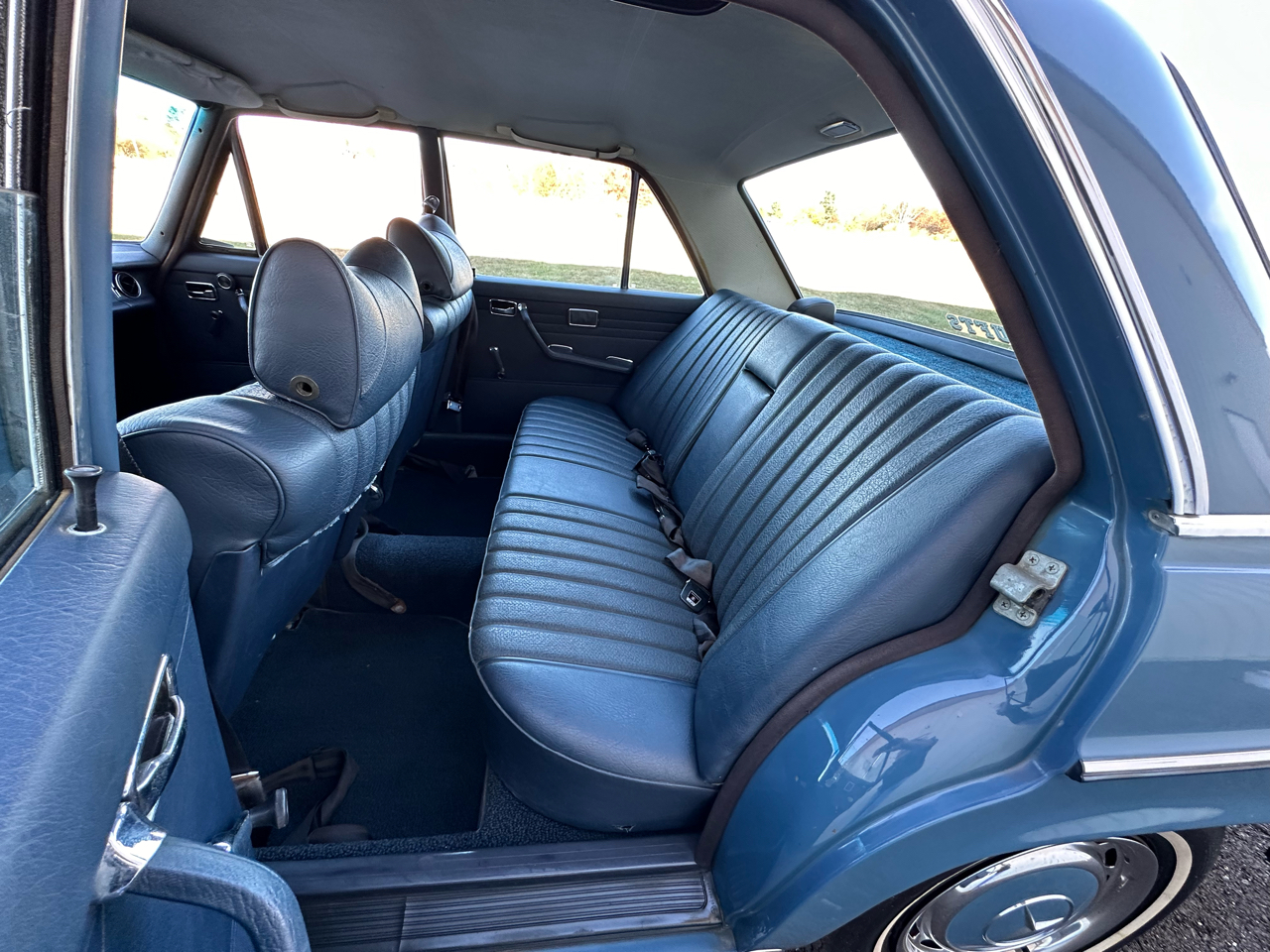 Mercedes-Benz 230-Class  1969