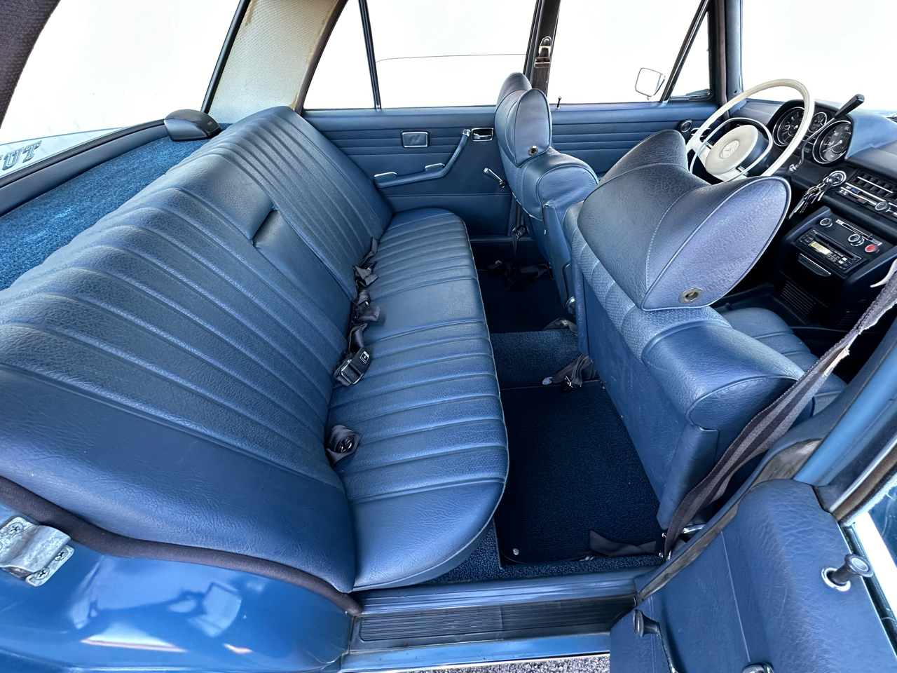 Mercedes-Benz 230-Class  1969