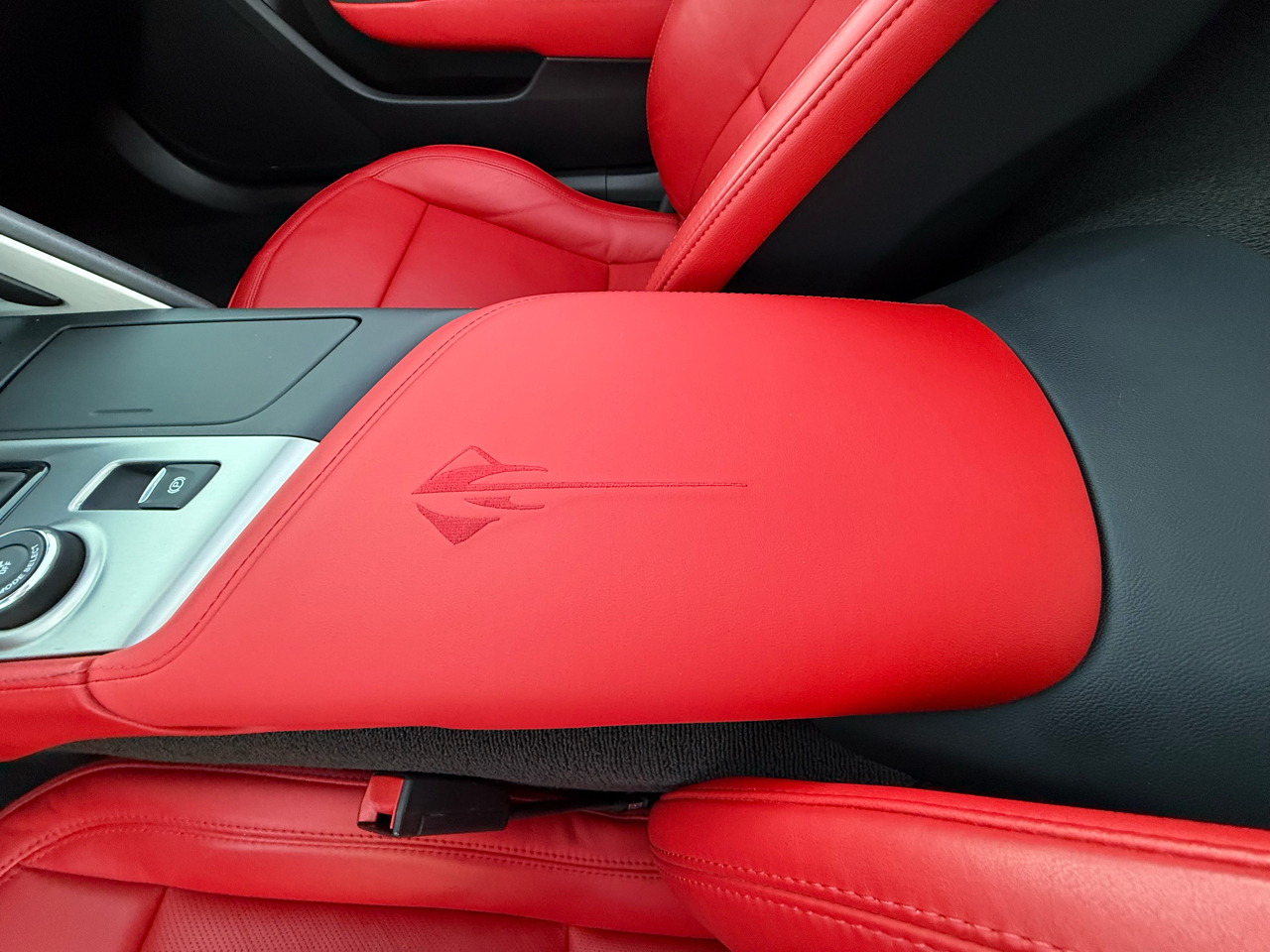 Chevrolet Corvette 2dr Stingray Z51 Cpe w/2LT 2015 Chevrolet Corvette 2dr Stingray Z51 Cpe w/2LT 2015