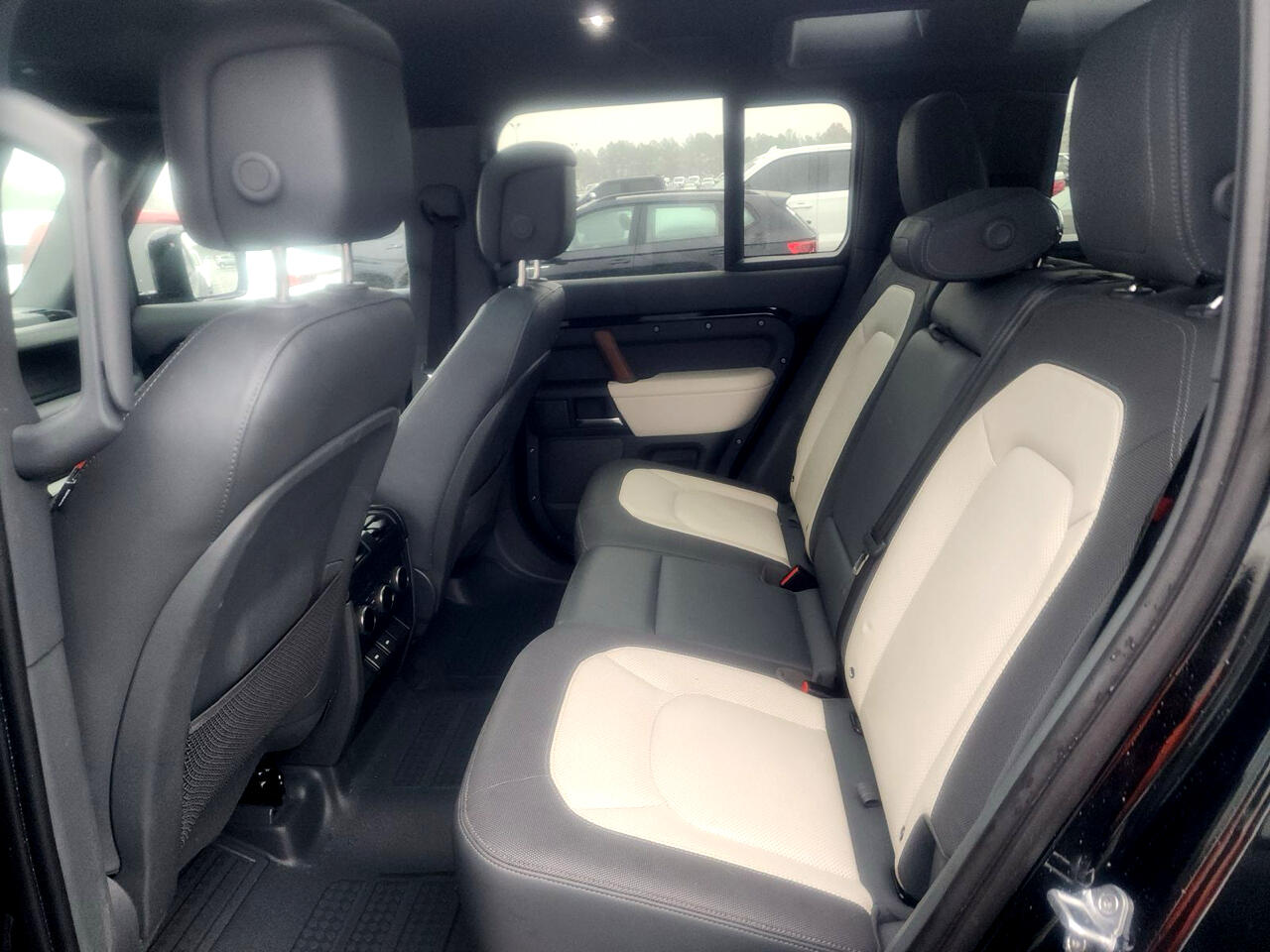 Land Rover Defender 110 X-Dynamic SE AWD 2023