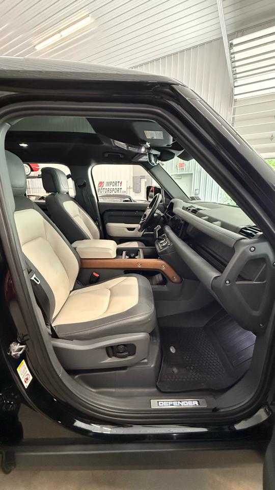 Land Rover Defender 110 X-Dynamic SE AWD 2023