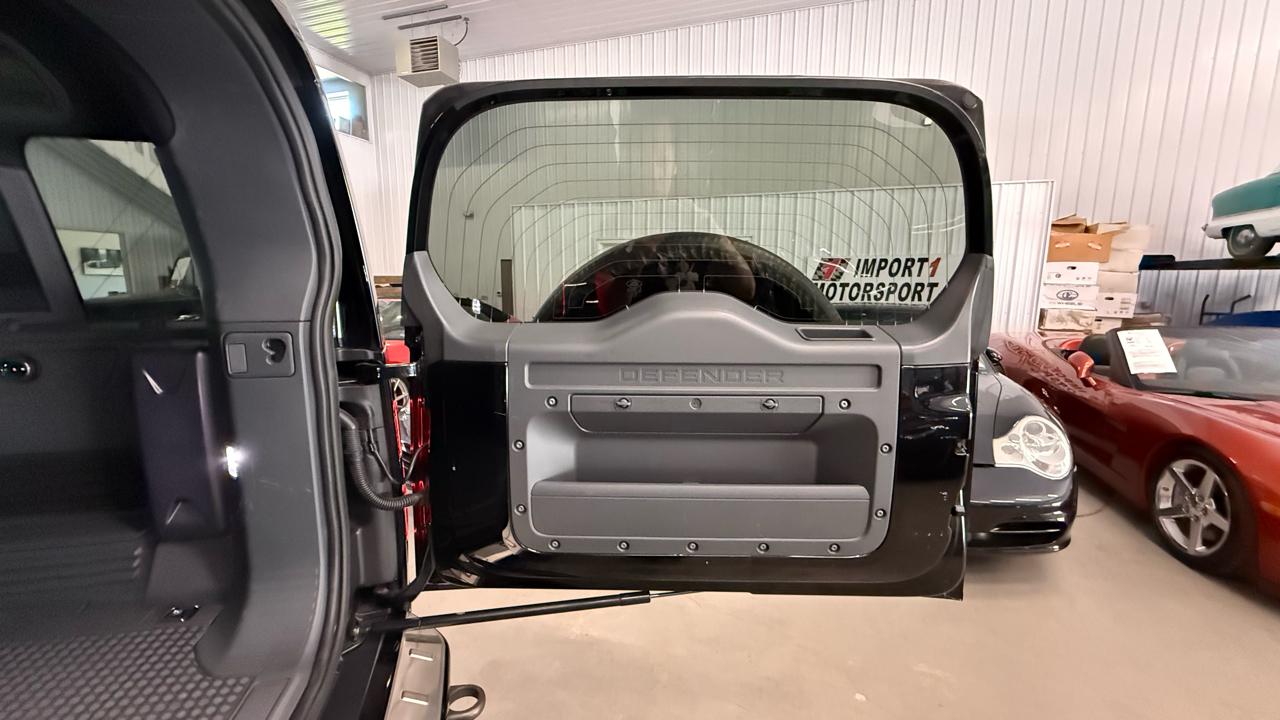 Land Rover Defender 110 X-Dynamic SE AWD 2023
