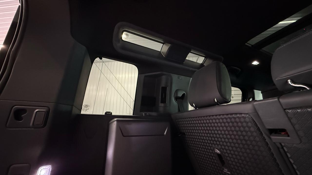 Land Rover Defender 110 X-Dynamic SE AWD 2023
