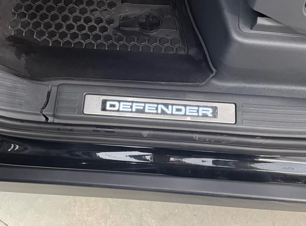 Land Rover Defender 110 X-Dynamic SE AWD 2023