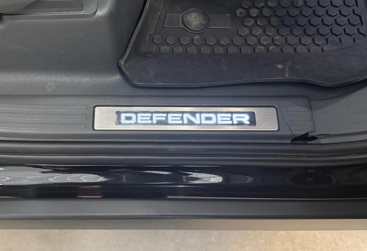 Land Rover Defender 110 X-Dynamic SE AWD 2023