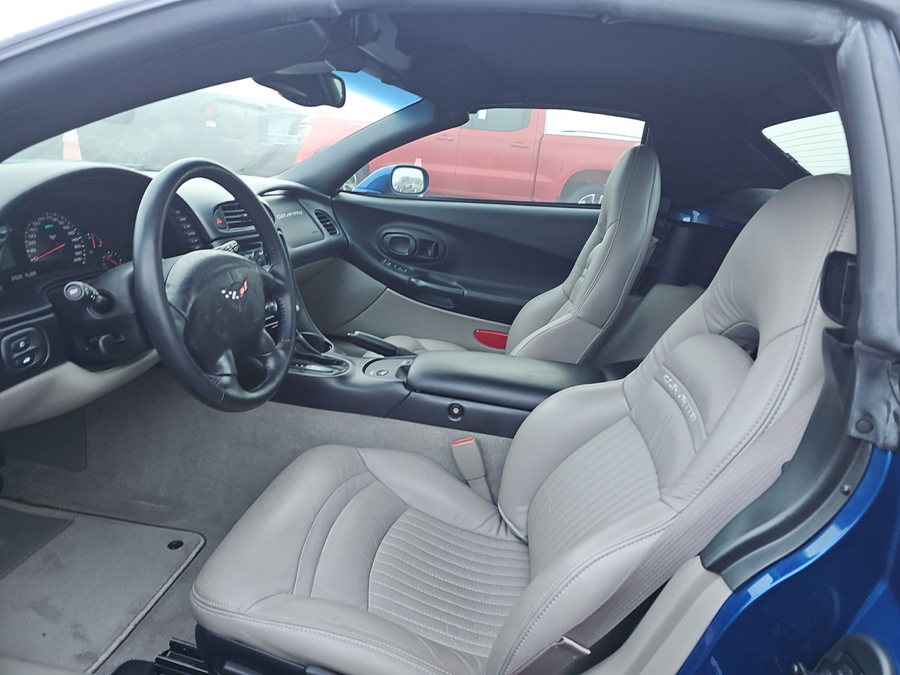 Chevrolet Corvette 2dr Convertible 2002