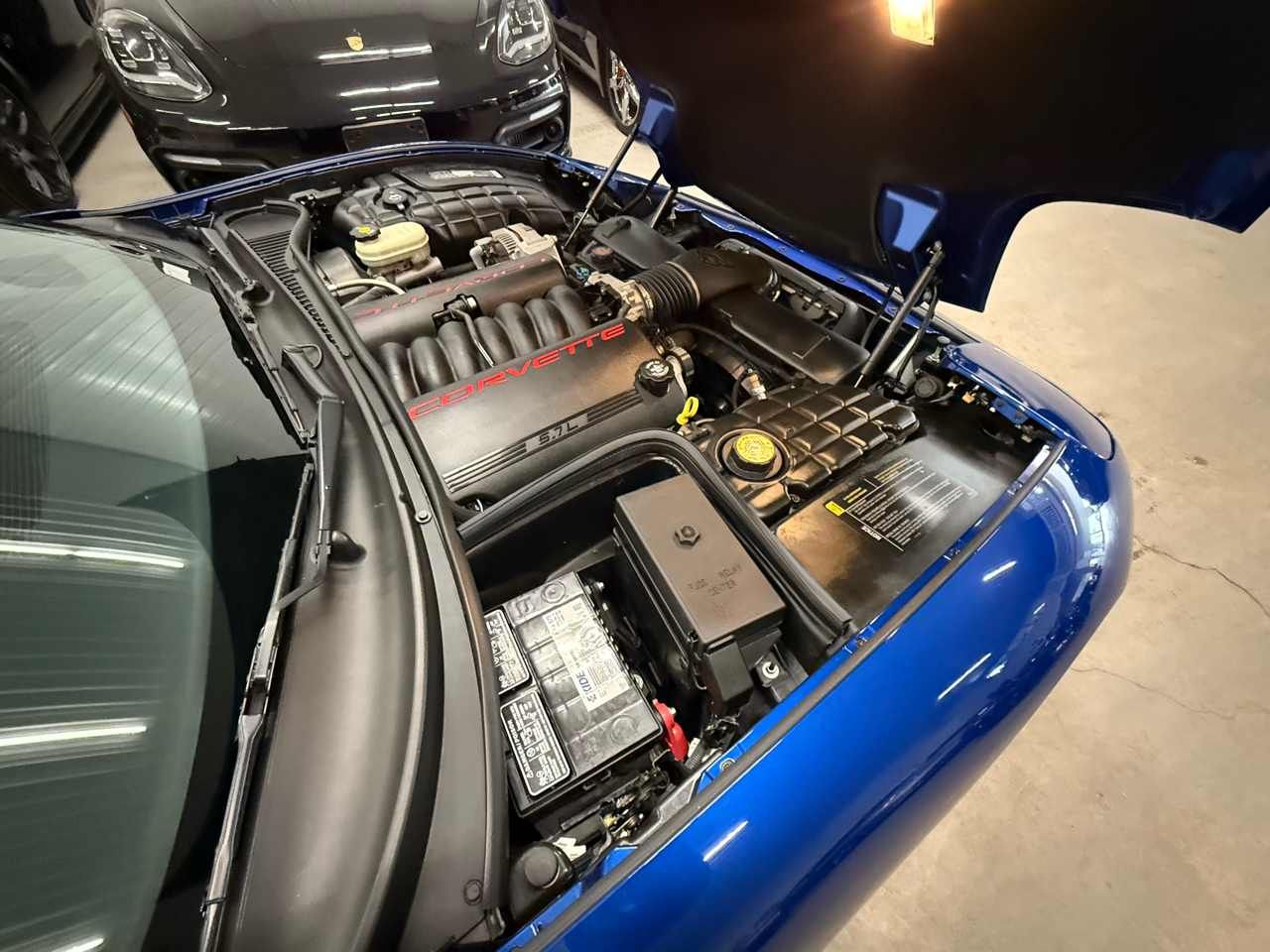 Chevrolet Corvette 2dr Convertible 2002