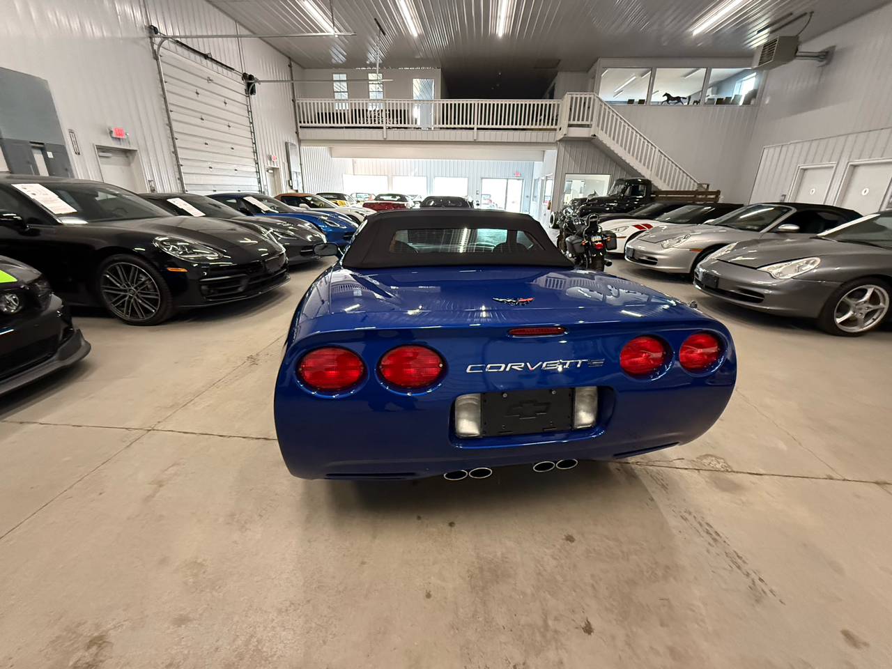 Chevrolet Corvette 2dr Convertible 2002
