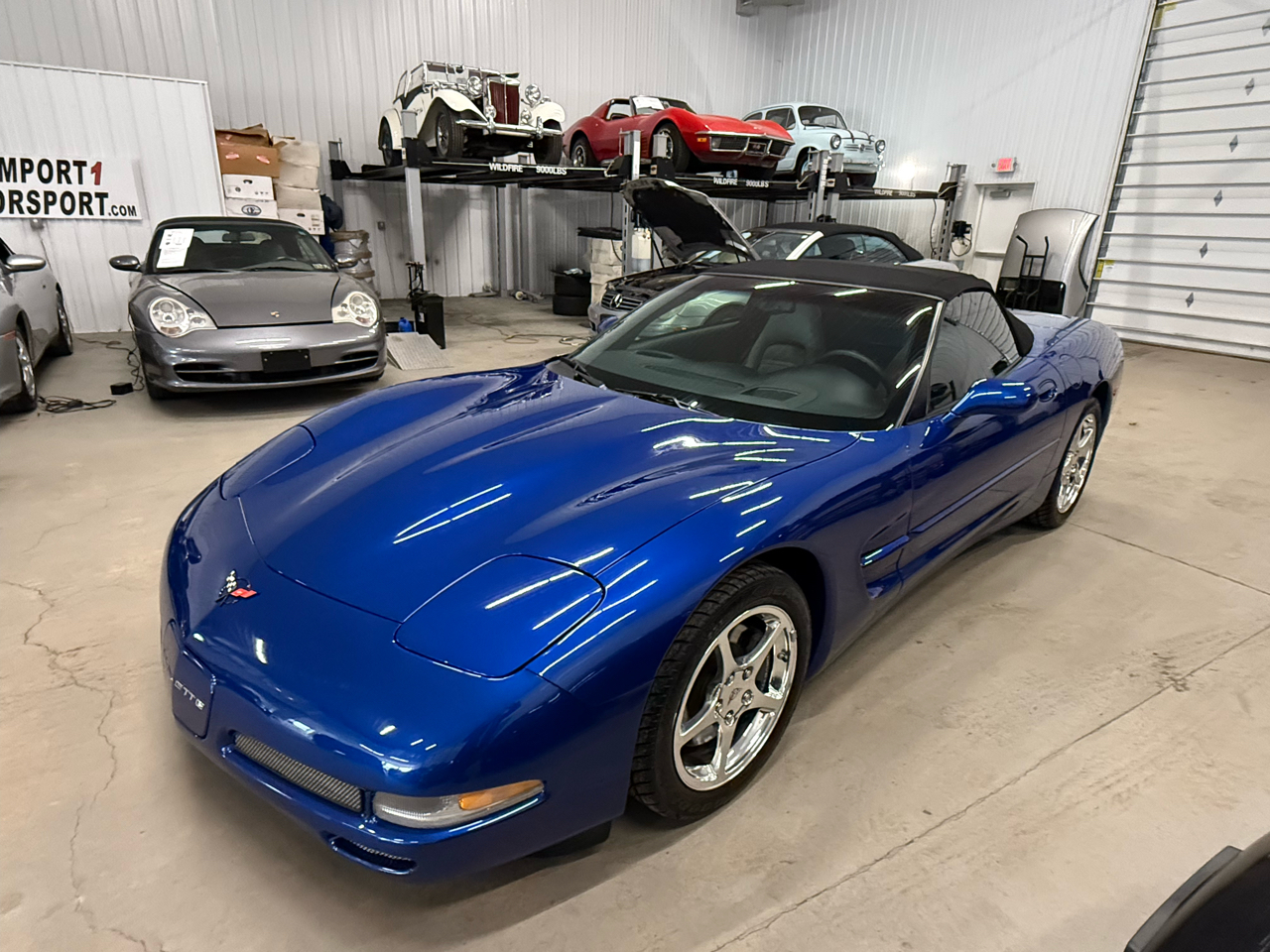 Chevrolet Corvette 2dr Convertible 2002