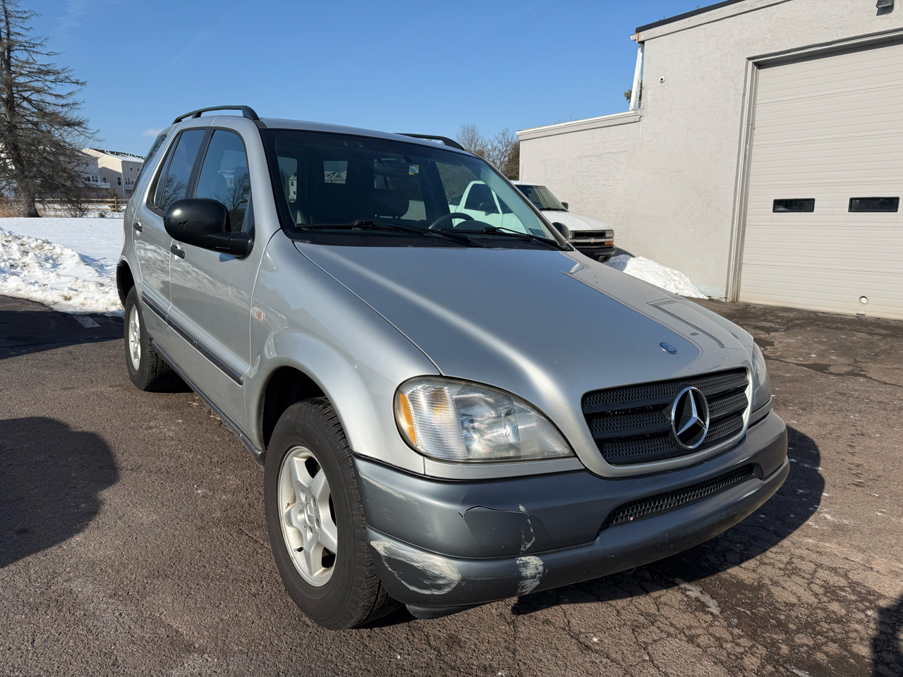 Mercedes-Benz M-Class 4dr AWD 3.2L 1999