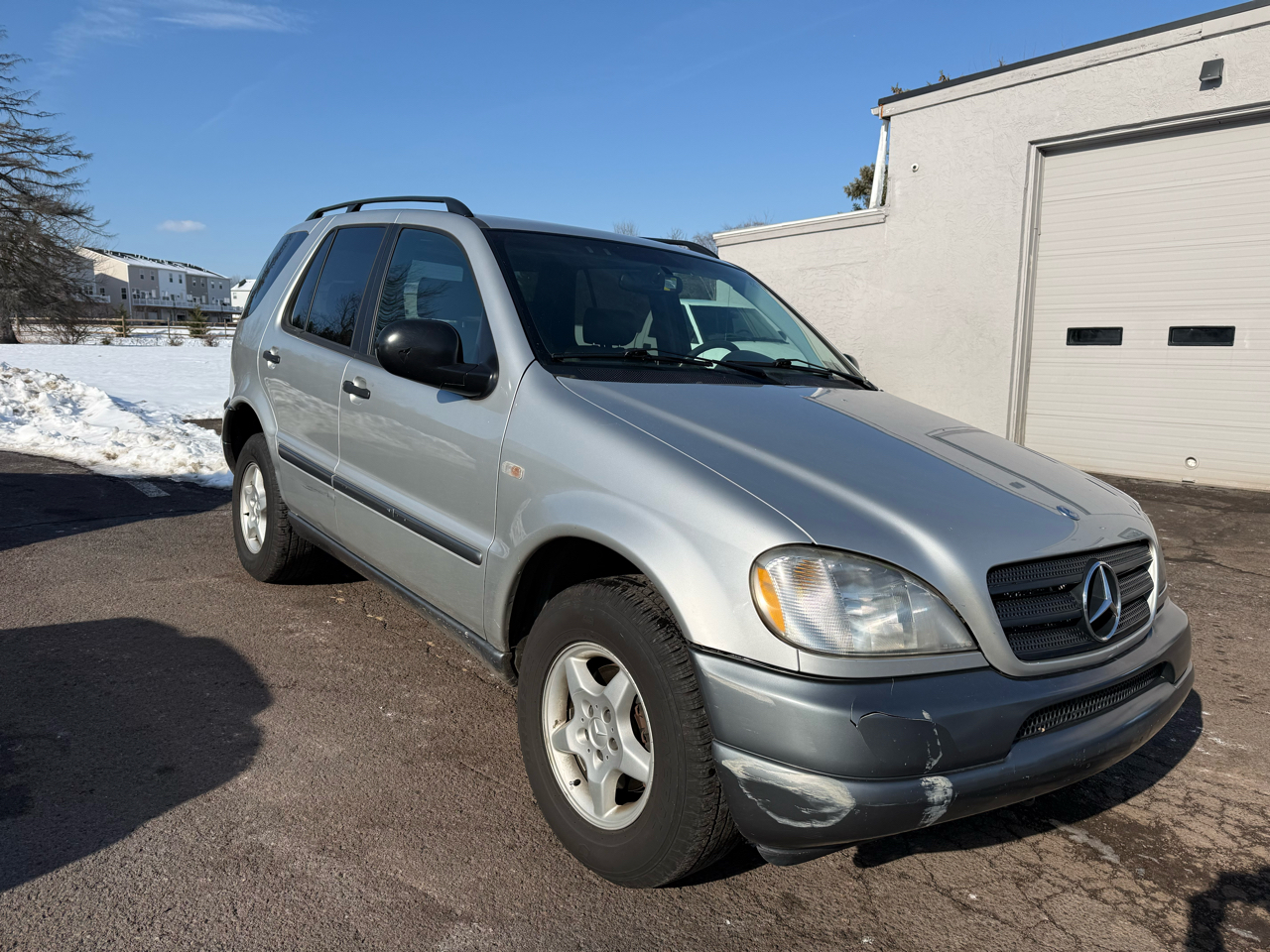 Mercedes-Benz M-Class 4dr AWD 3.2L 1999