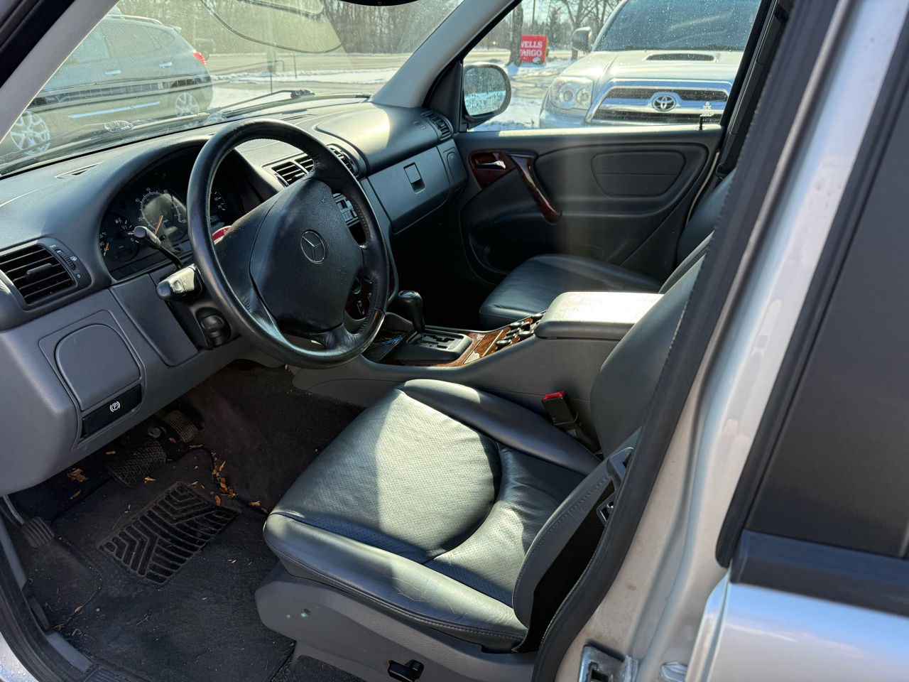 Mercedes-Benz M-Class 4dr AWD 3.2L 1999