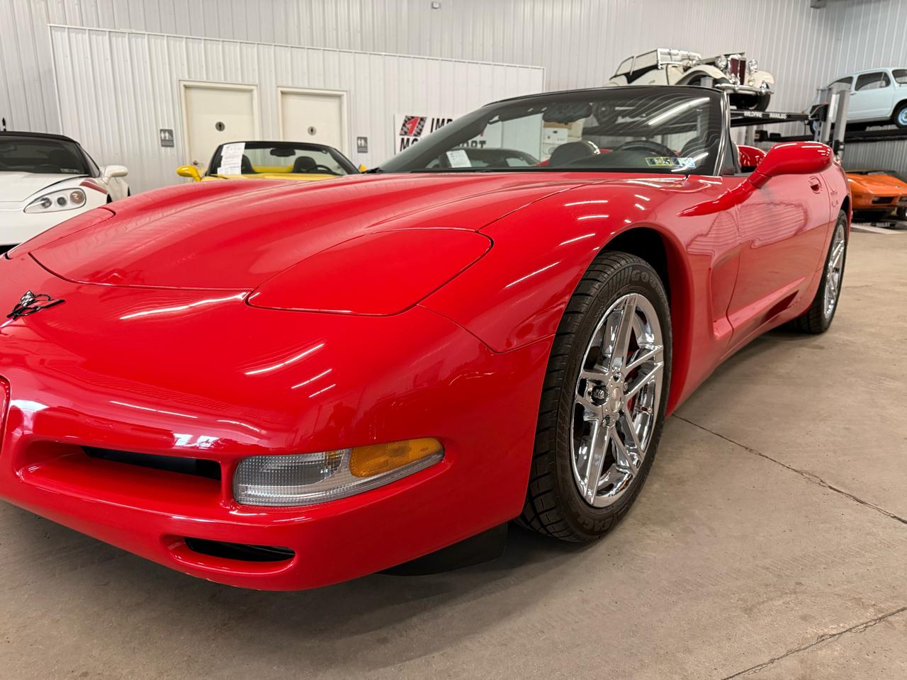 Chevrolet Corvette 2dr Convertible 2004