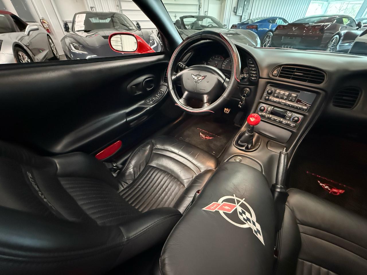 Chevrolet Corvette 2dr Convertible 2004