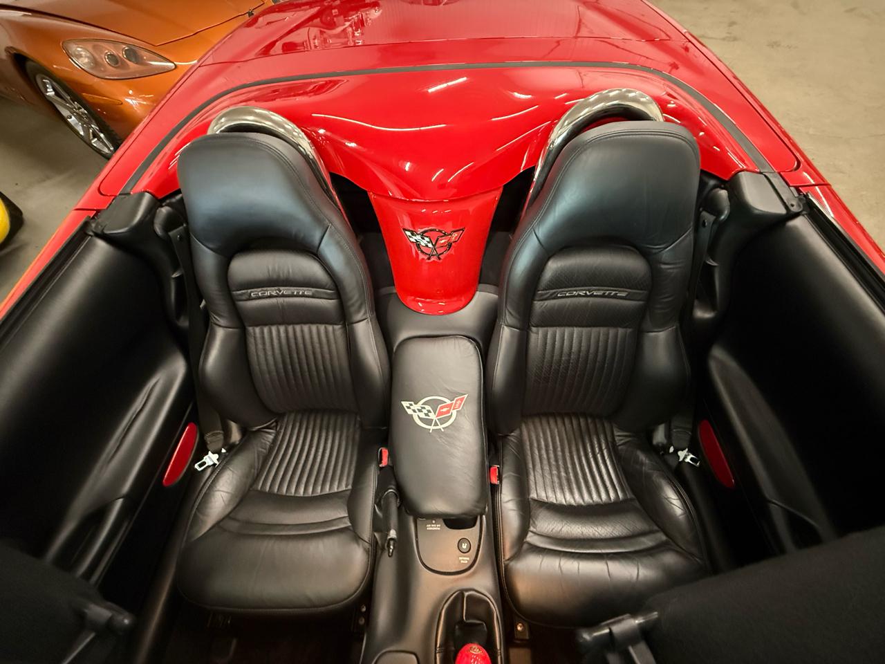 Chevrolet Corvette 2dr Convertible 2004