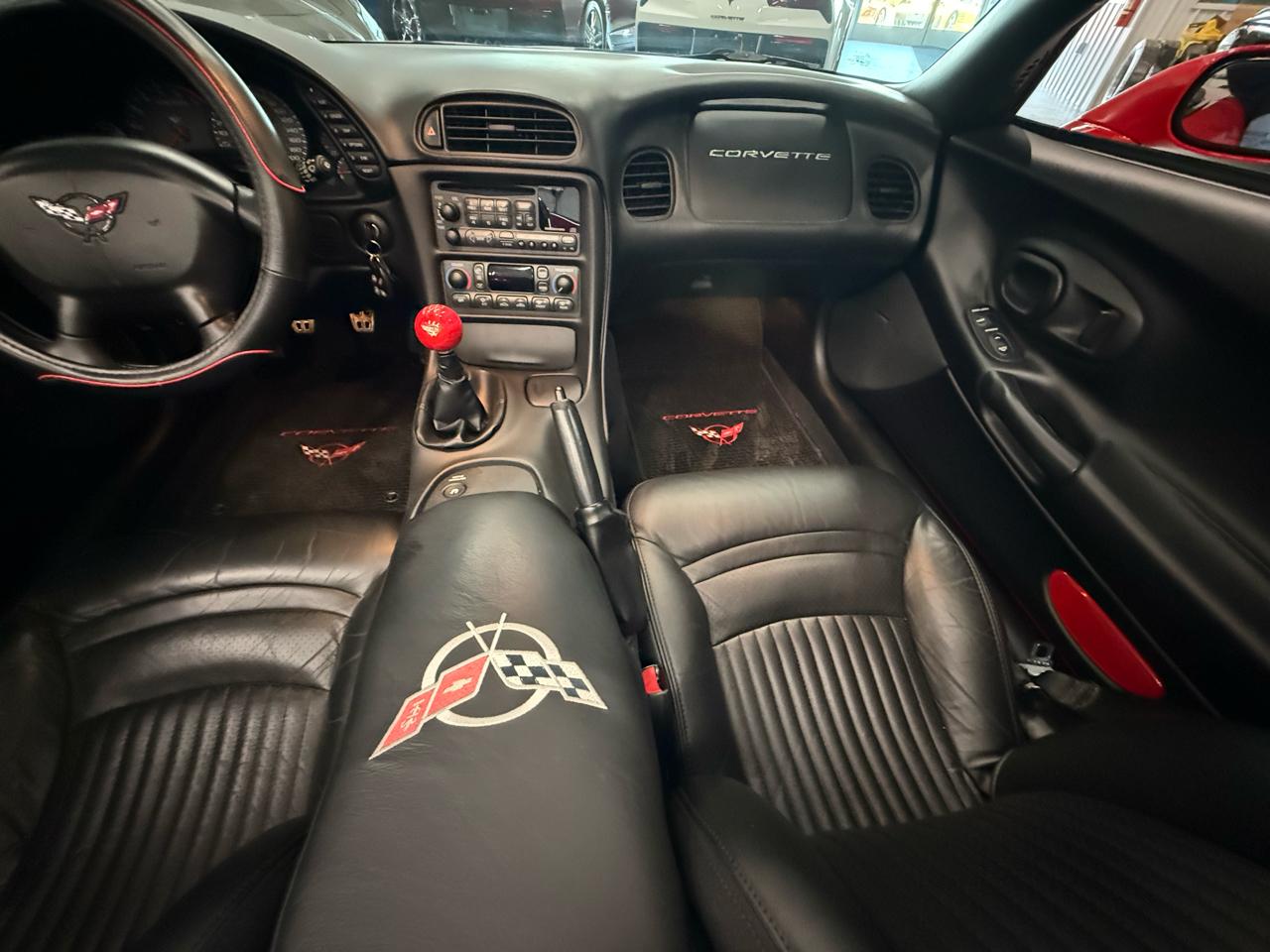 Chevrolet Corvette 2dr Convertible 2004