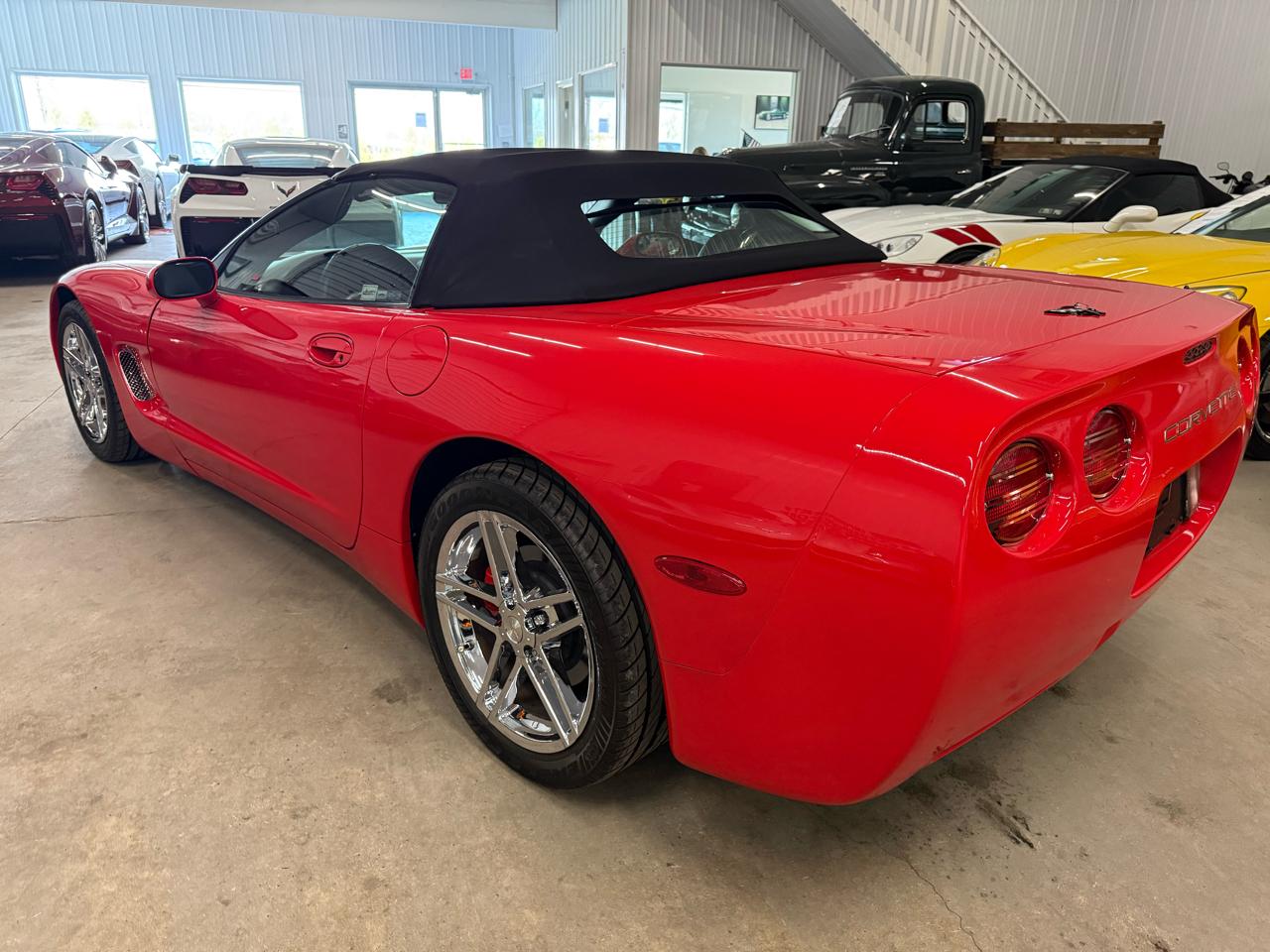 Chevrolet Corvette 2dr Convertible 2004