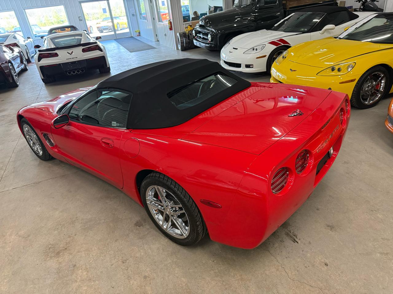 Chevrolet Corvette 2dr Convertible 2004