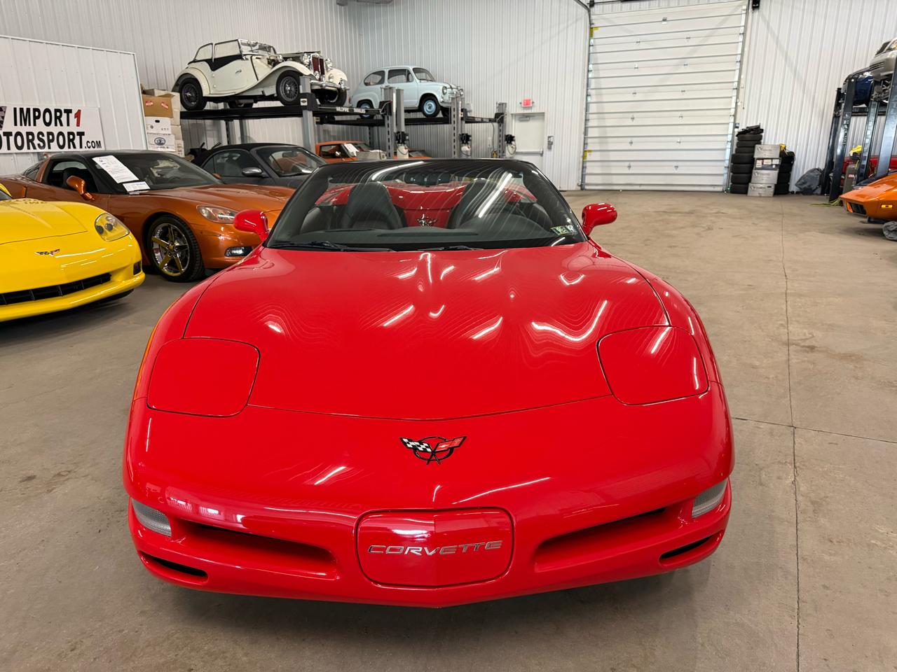 Chevrolet Corvette 2dr Convertible 2004
