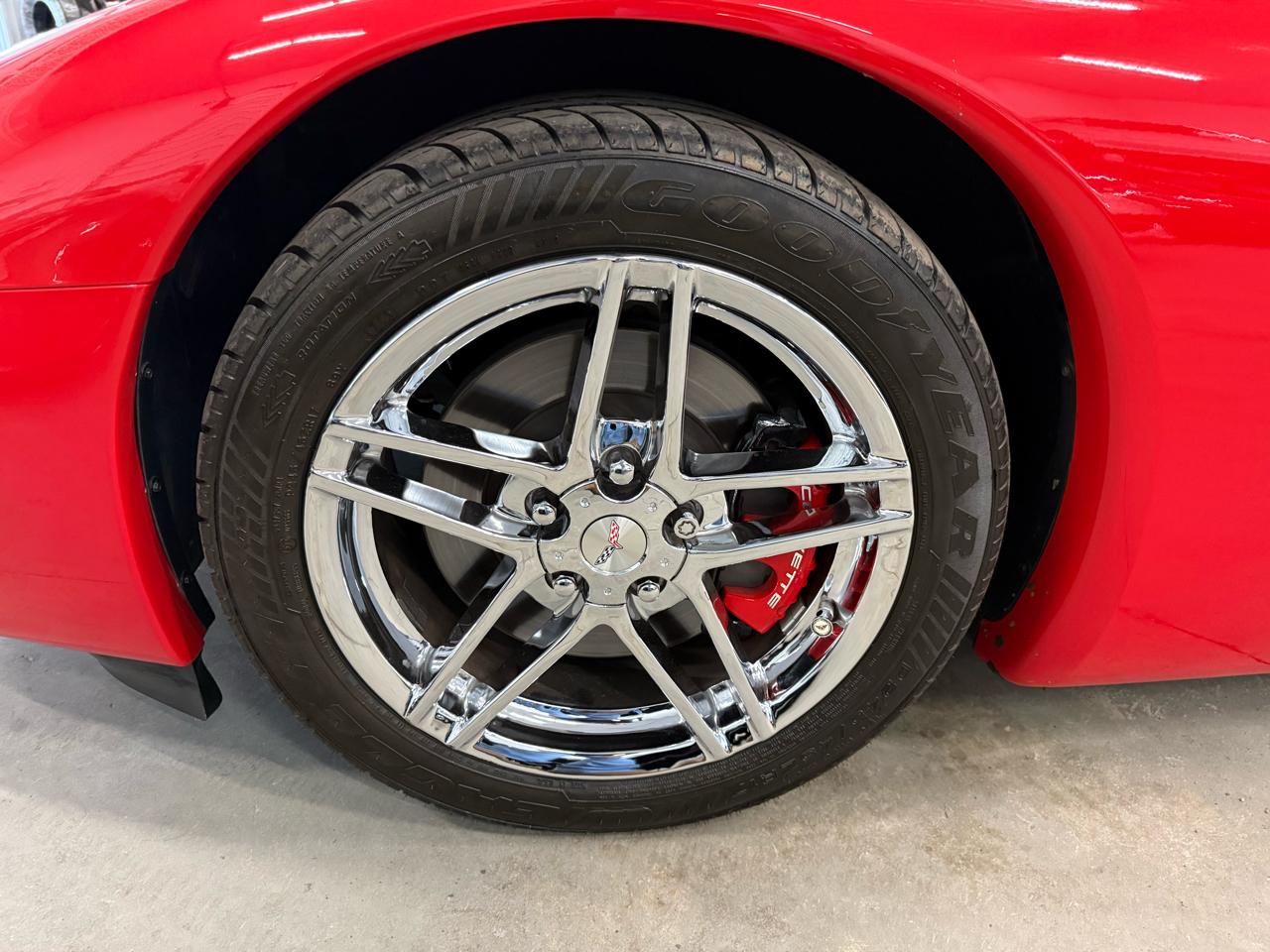 Chevrolet Corvette 2dr Convertible 2004