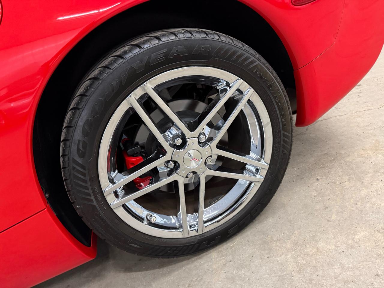 Chevrolet Corvette 2dr Convertible 2004