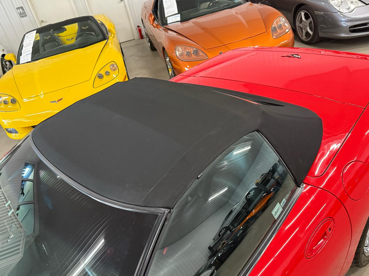 Chevrolet Corvette 2dr Convertible 2004