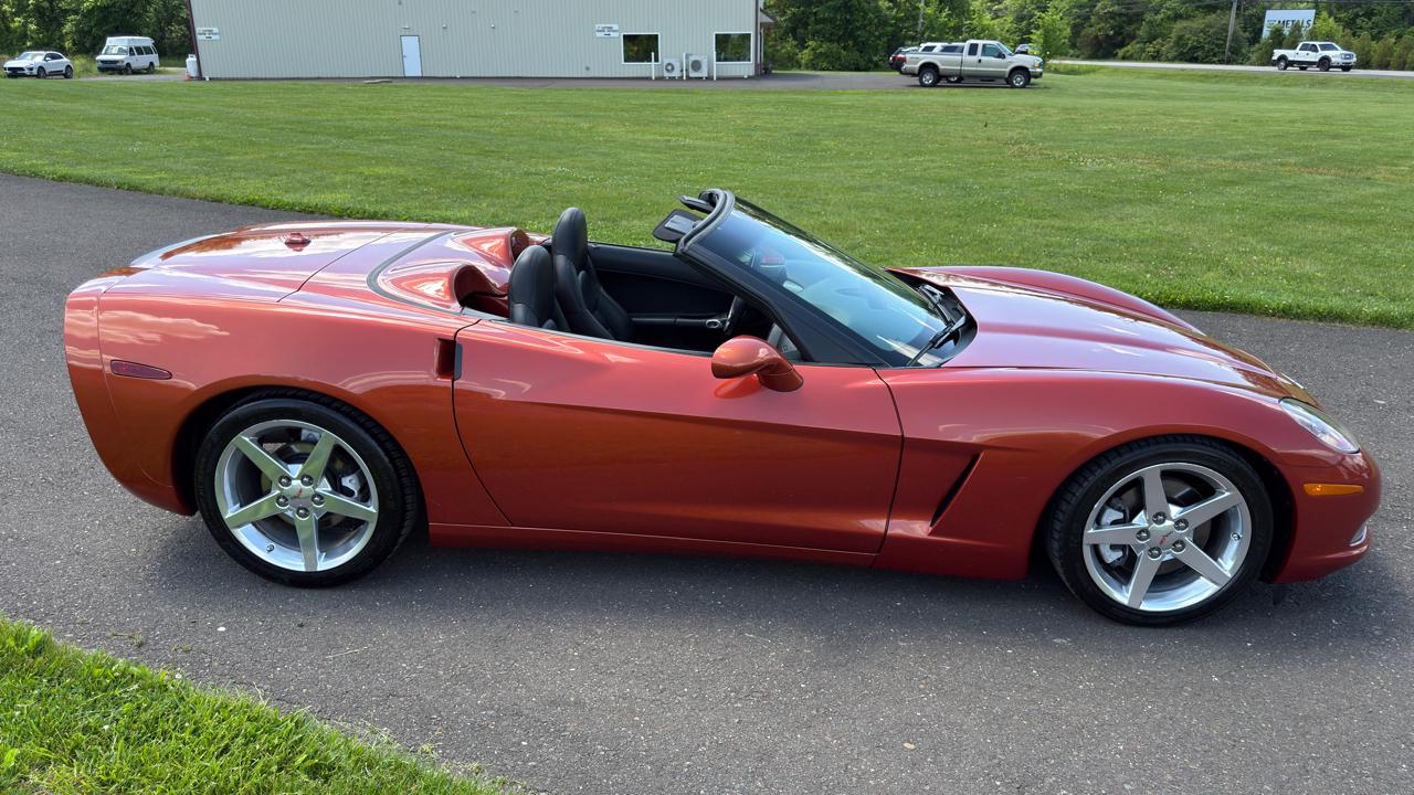 Chevrolet Corvette 2dr Convertible 2005
