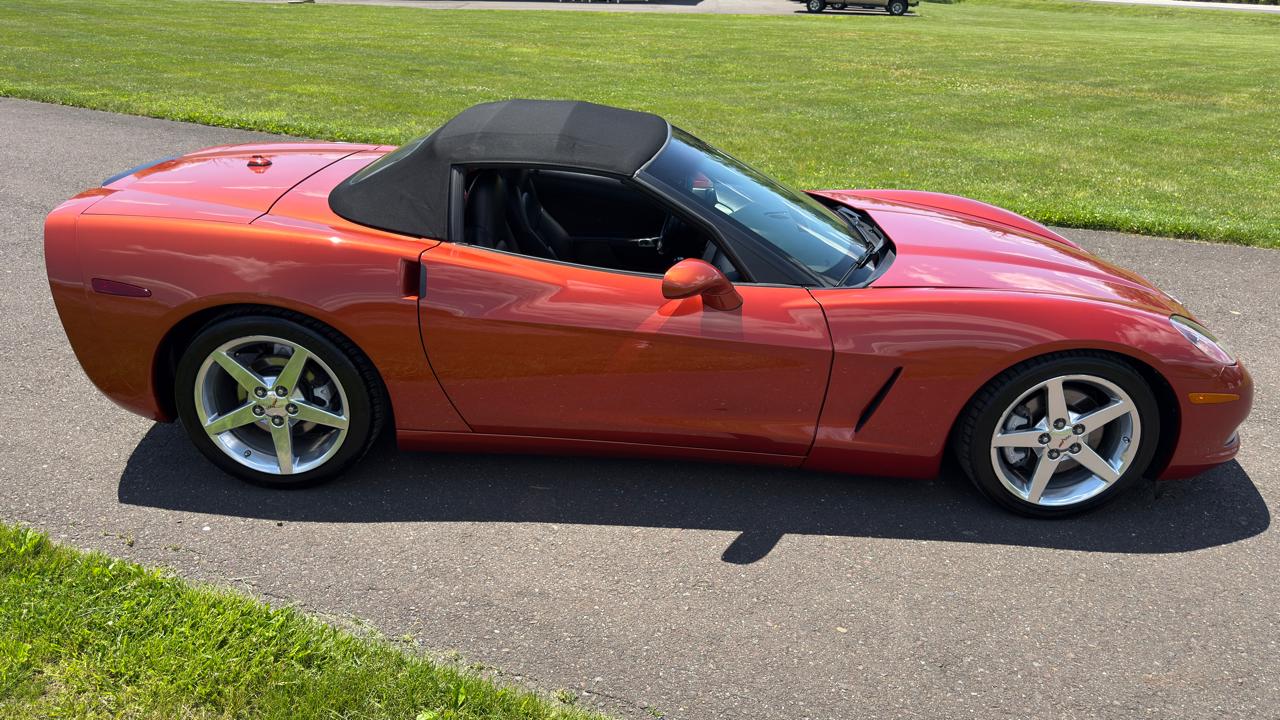Chevrolet Corvette 2dr Convertible 2005