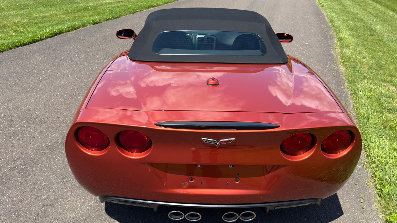 Chevrolet Corvette 2dr Convertible 2005