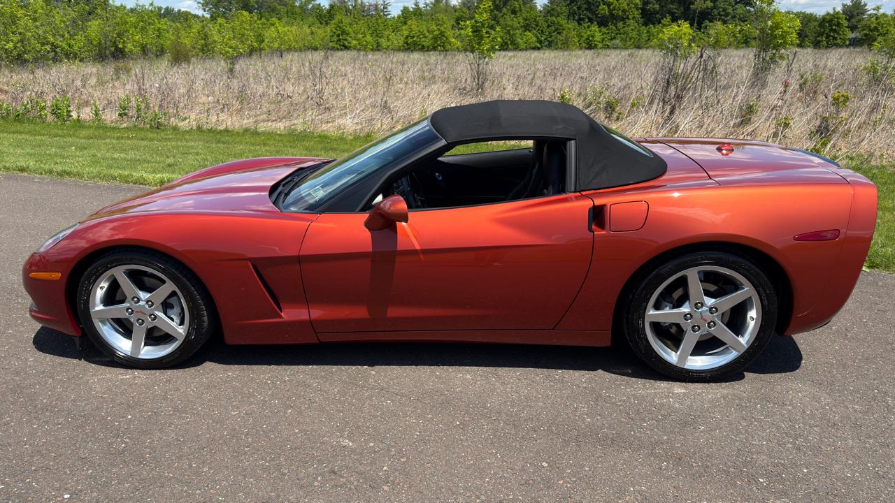 Chevrolet Corvette 2dr Convertible 2005