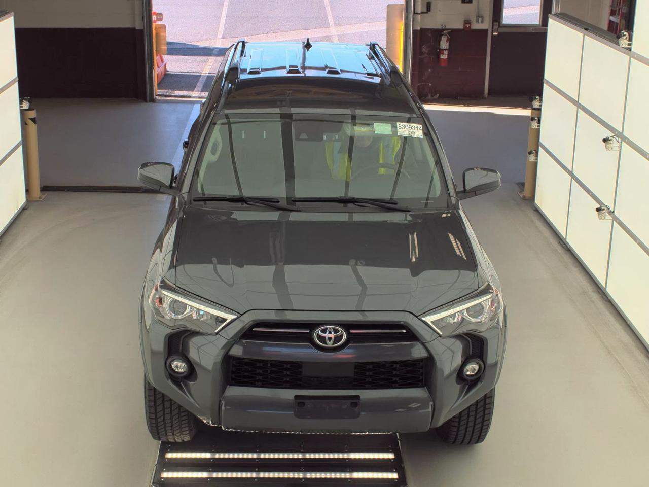 Toyota 4Runner SR5 4WD (Natl) 2021