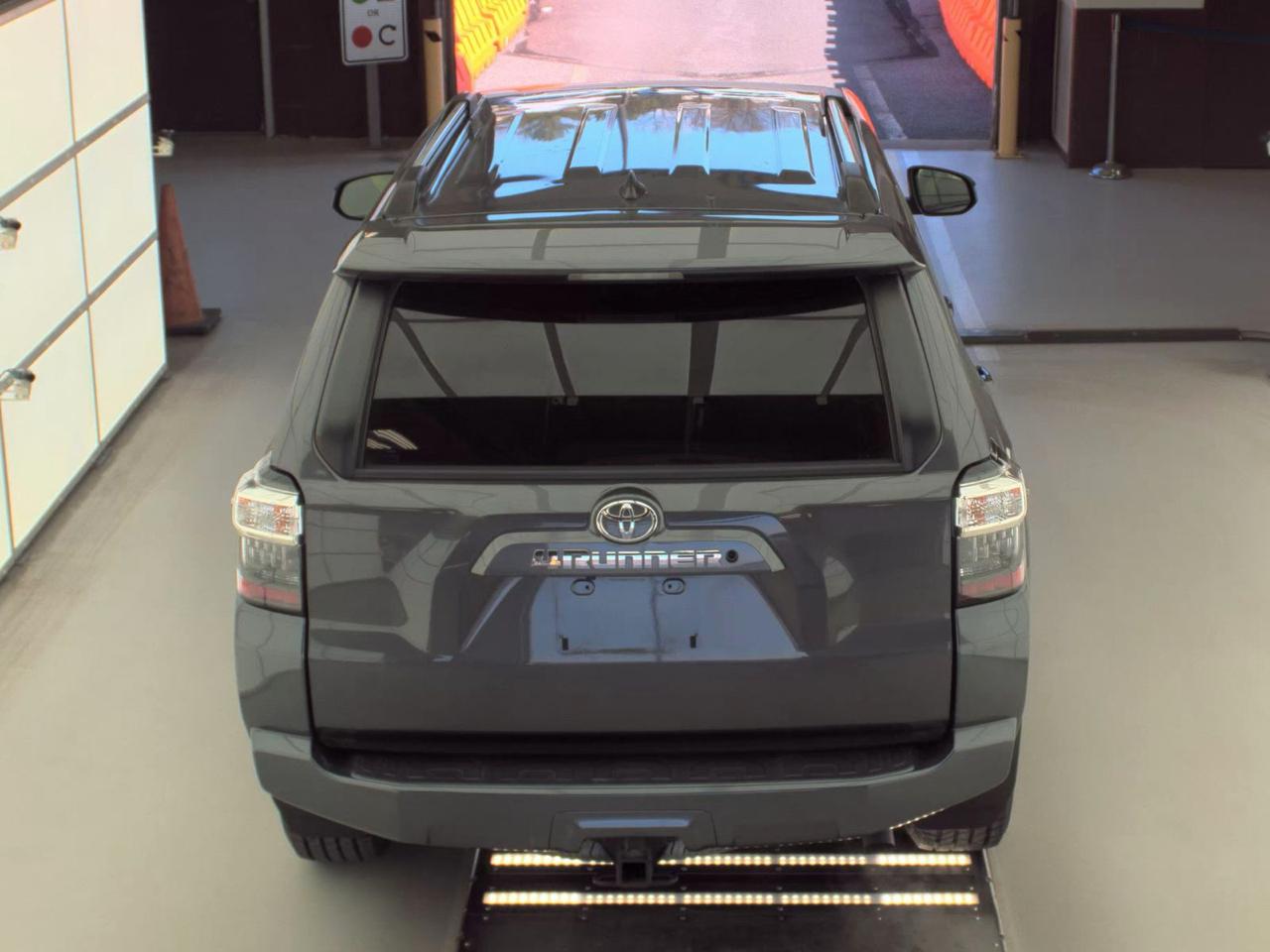 Toyota 4Runner SR5 4WD (Natl) 2021