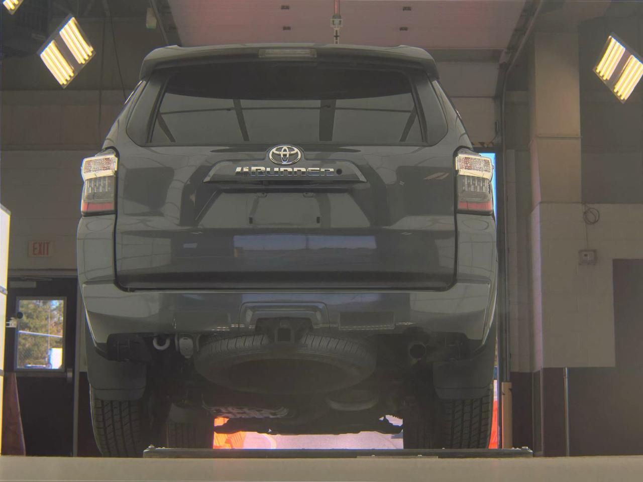 Toyota 4Runner SR5 4WD (Natl) 2021